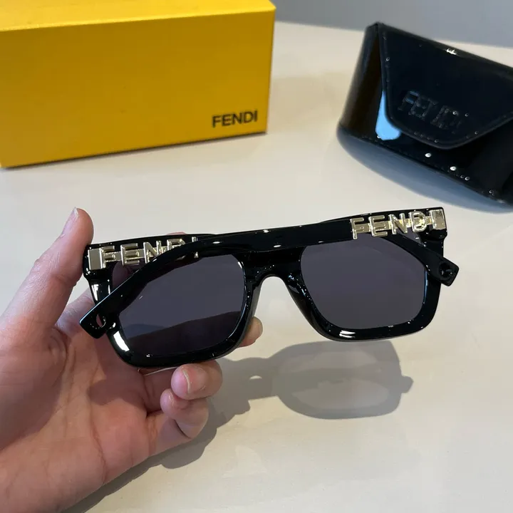 スーパーコピー ヴェルサーチ サングラス