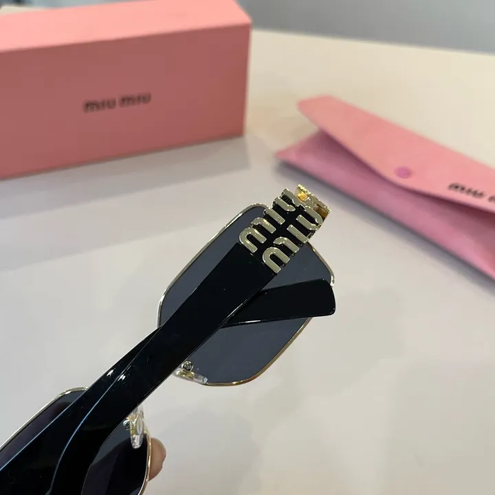 スーパーコピー ミュウミュウ サングラス