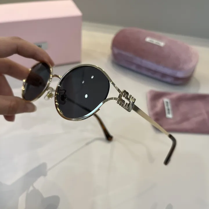 スーパーコピー ミュウミュウ サングラス