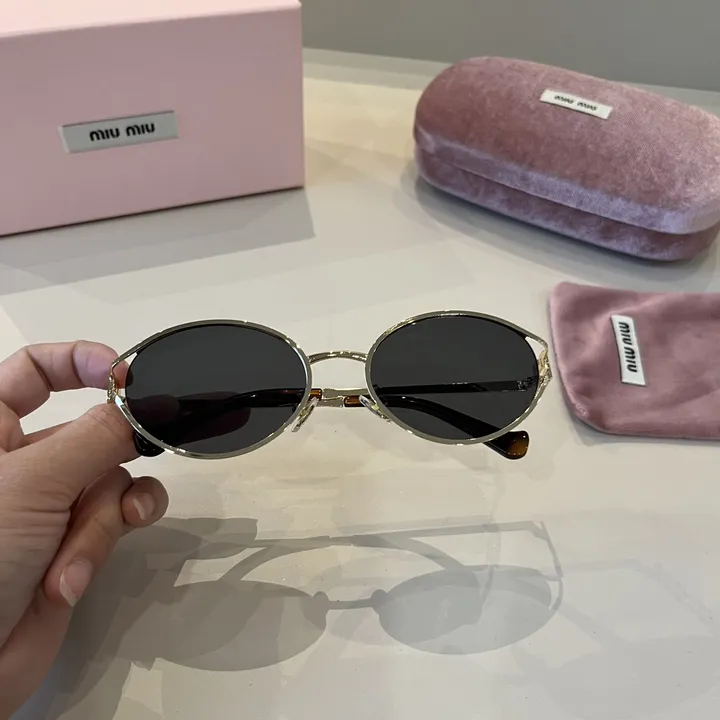 スーパーコピー ミュウミュウ サングラス