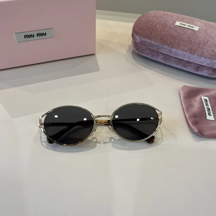 スーパーコピー ミュウミュウ サングラス
