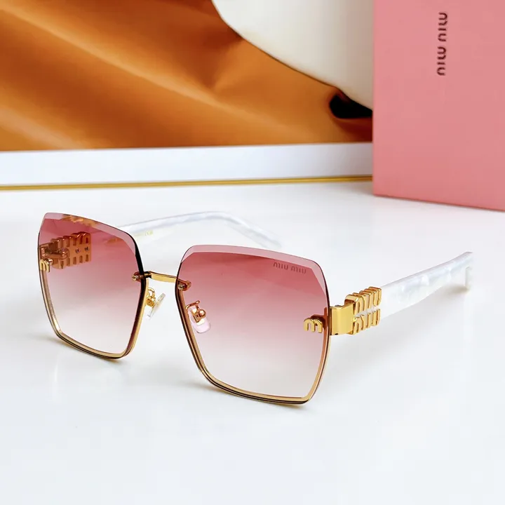 スーパーコピー ミュウミュウ サングラス