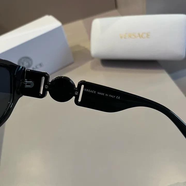 スーパーコピー ヴェルサーチ サングラス