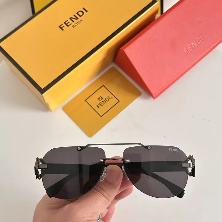 スーパーコピー ヴェルサーチ サングラス