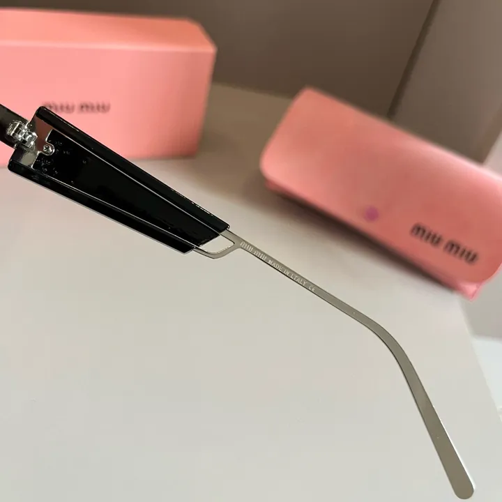 スーパーコピー ミュウミュウ サングラス