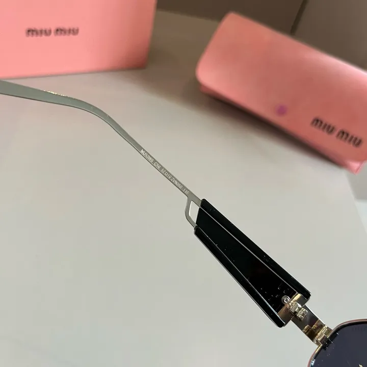 スーパーコピー ミュウミュウ サングラス