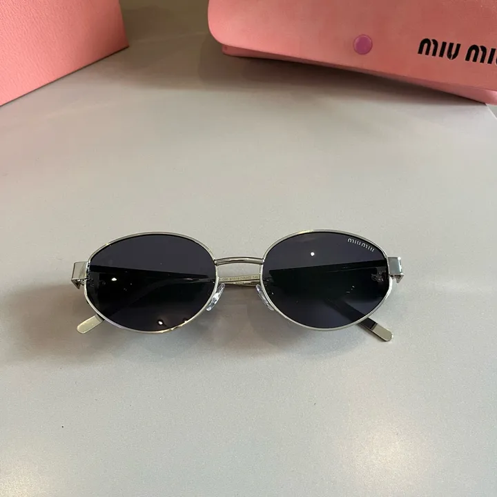 スーパーコピー ミュウミュウ サングラス