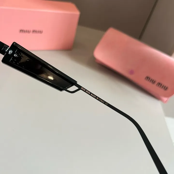 スーパーコピー ミュウミュウ サングラス