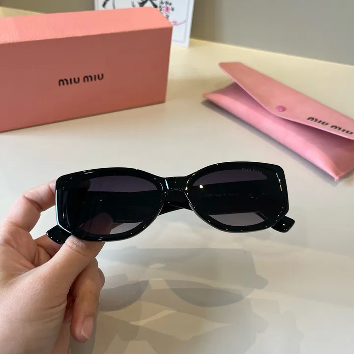 スーパーコピー ミュウミュウ サングラス