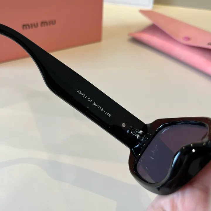スーパーコピー ミュウミュウ サングラス