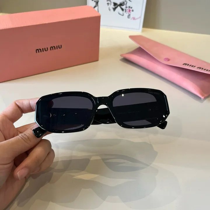 スーパーコピー ミュウミュウ サングラス
