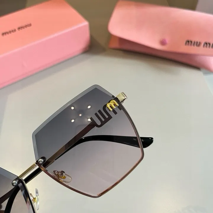 スーパーコピー ミュウミュウ サングラス