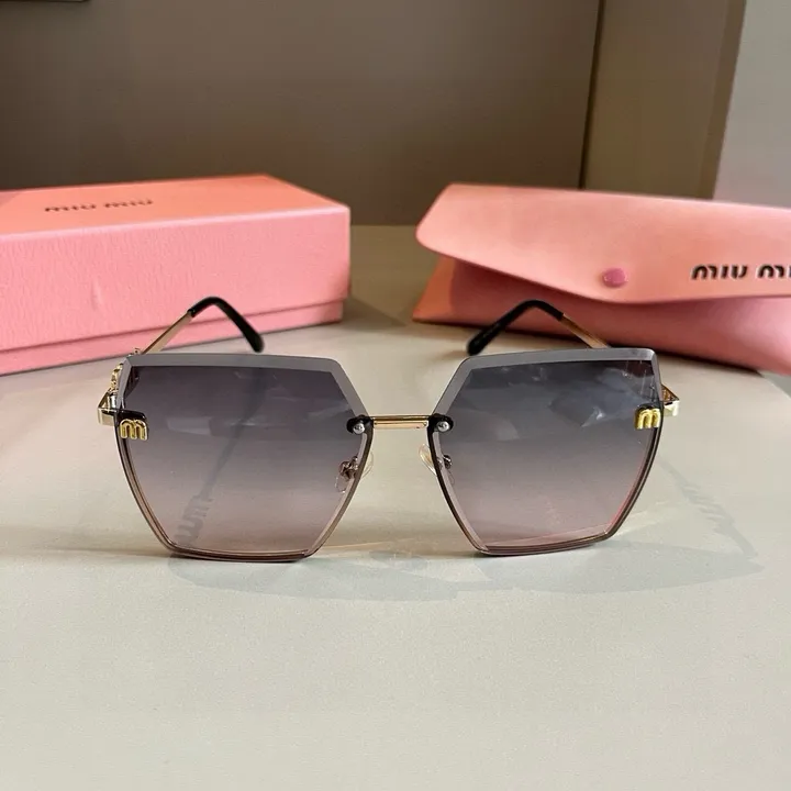 スーパーコピー ミュウミュウ サングラス