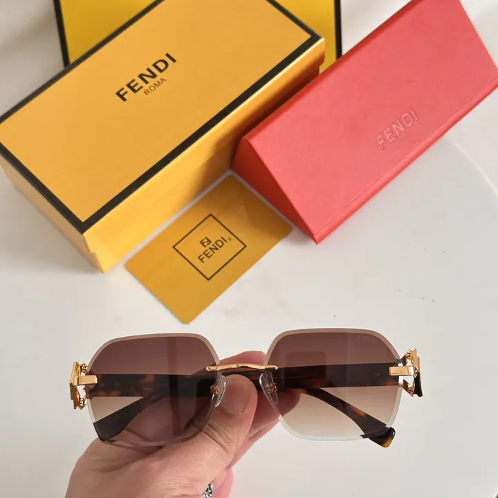 スーパーコピー フェンディ サングラス