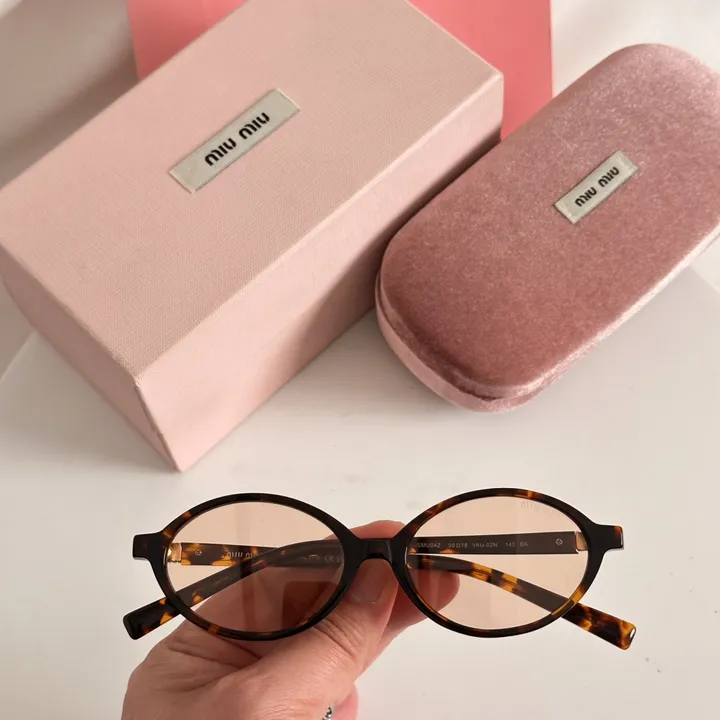 スーパーコピー ミュウミュウ サングラス