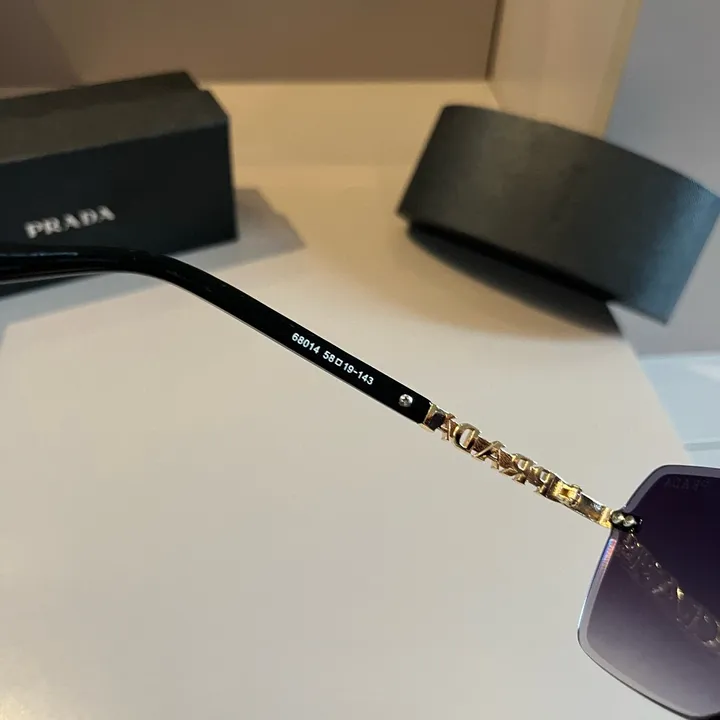 スーパーコピー プラダ サングラス