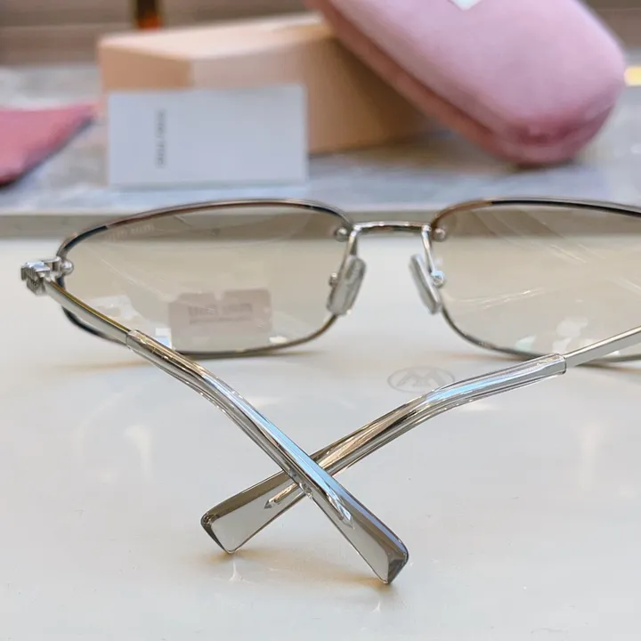 スーパーコピー ミュウミュウ サングラス