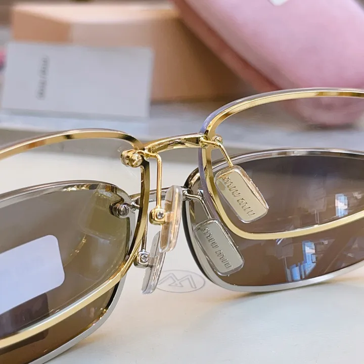 スーパーコピー ミュウミュウ サングラス