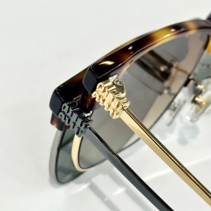 スーパーコピー ミュウミュウ サングラス