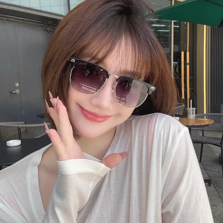 スーパーコピー ミュウミュウ サングラス