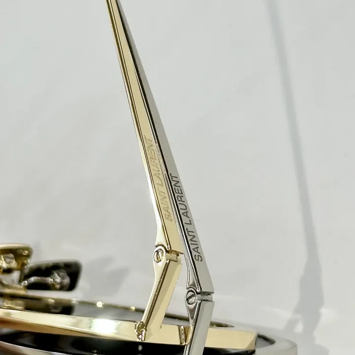 スーパーコピー ジバンシィ サングラス