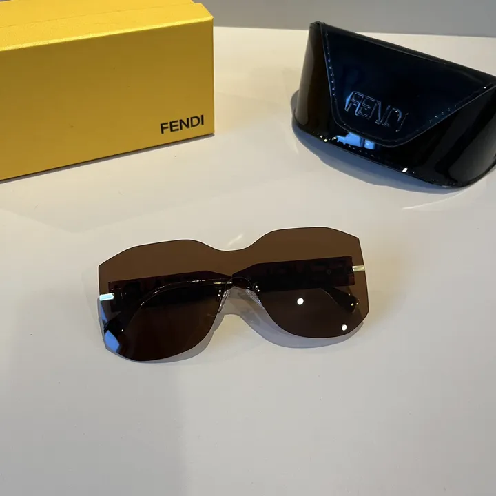 スーパーコピー フェンディ サングラス