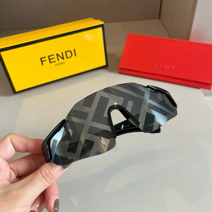 スーパーコピー フェンディ サングラス