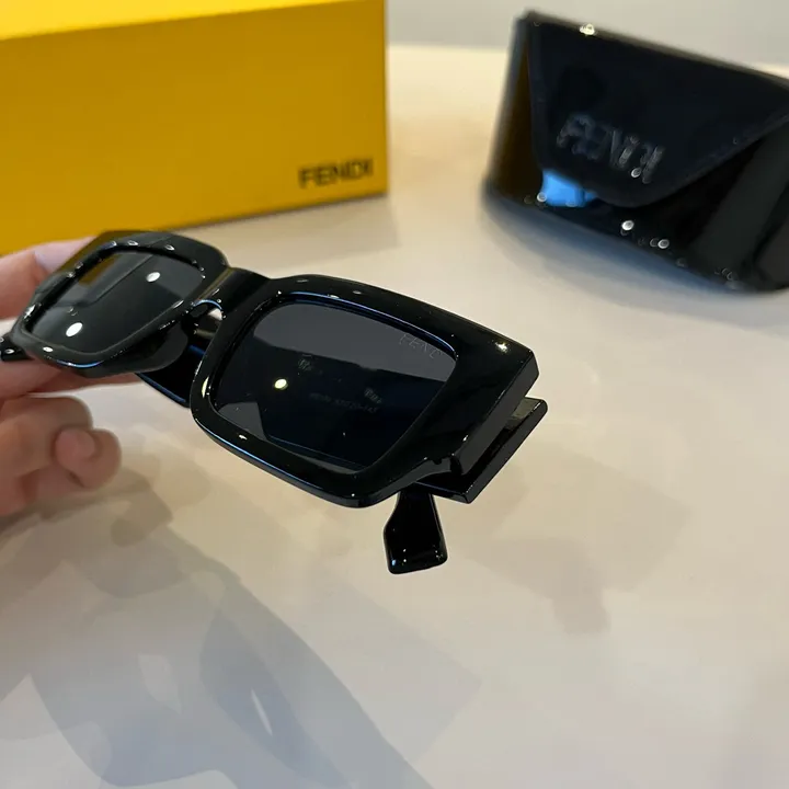 スーパーコピー フェンディ サングラス