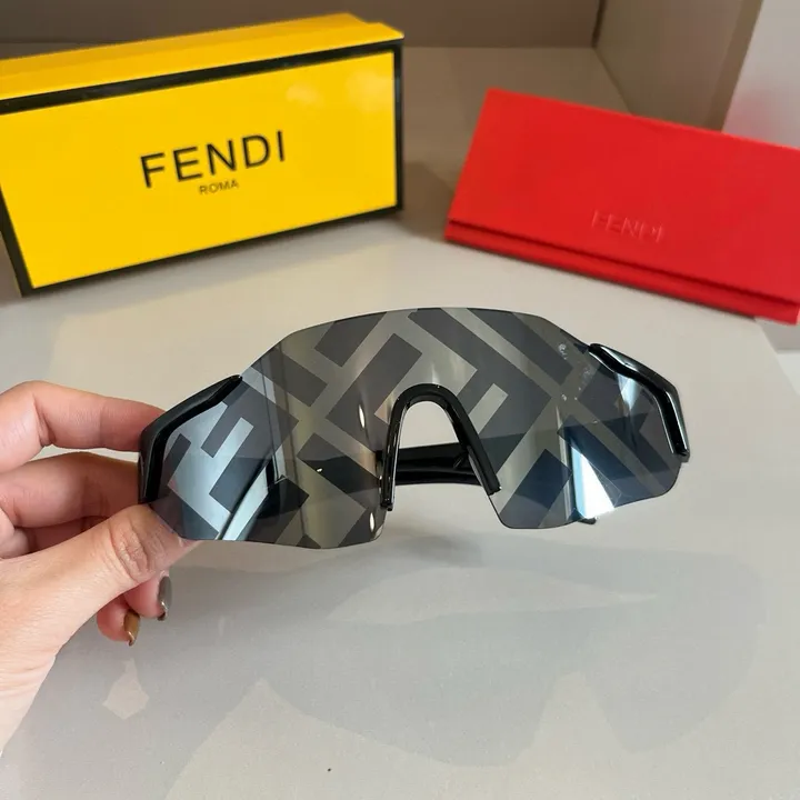 スーパーコピー フェンディ サングラス