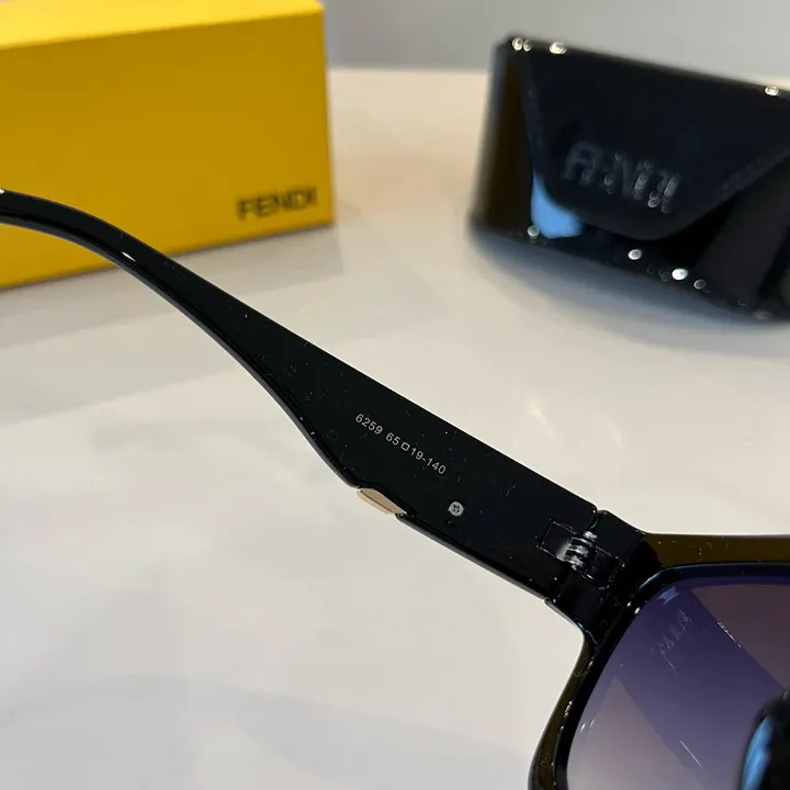 スーパーコピー フェンディ サングラス