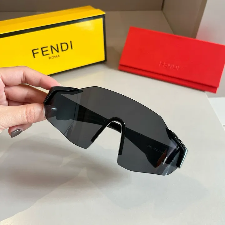 スーパーコピー フェンディ サングラス