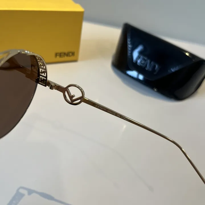 スーパーコピー フェンディ サングラス