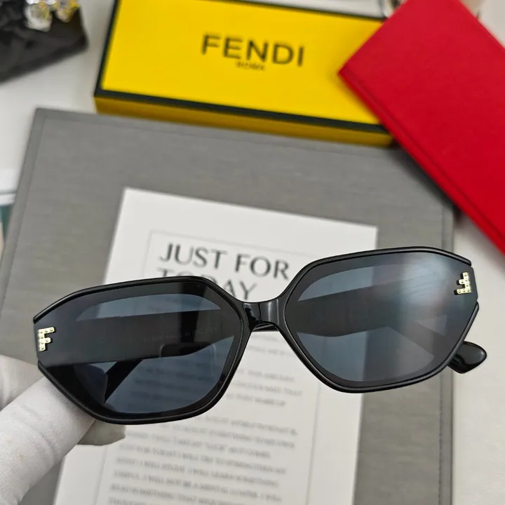 スーパーコピー フェンディ サングラス