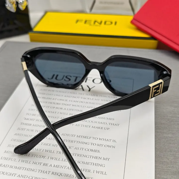 スーパーコピー フェンディ サングラス