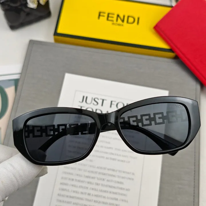 スーパーコピー フェンディ サングラス