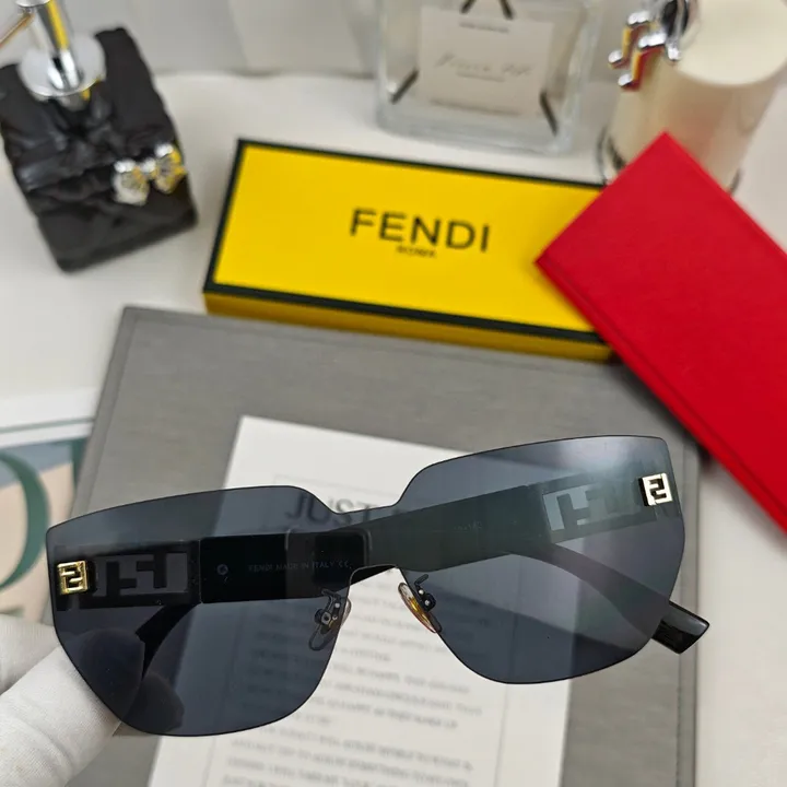 スーパーコピー フェンディ サングラス