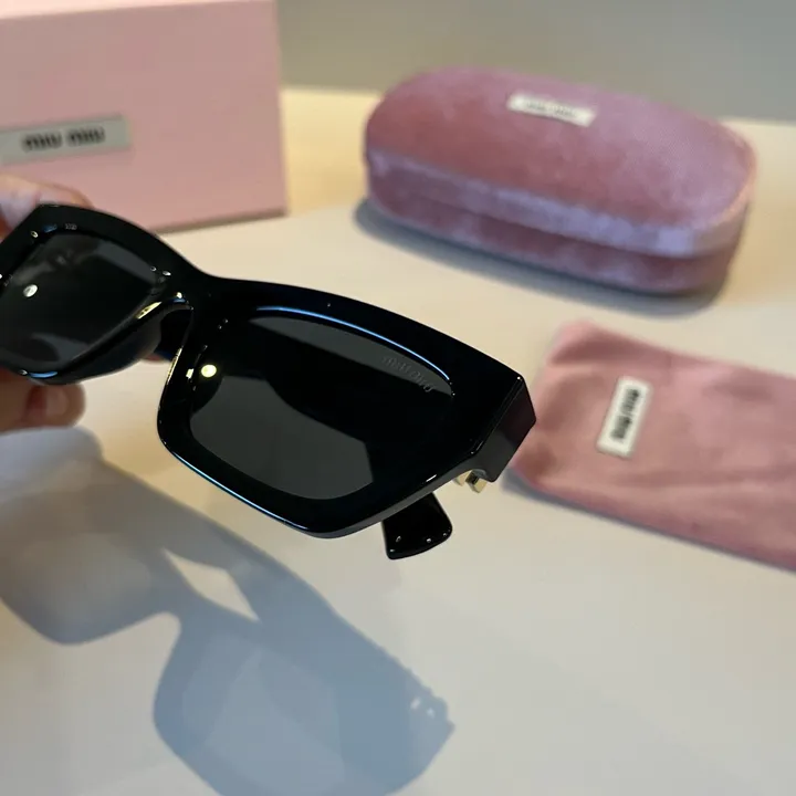 スーパーコピー ミュウミュウ サングラス