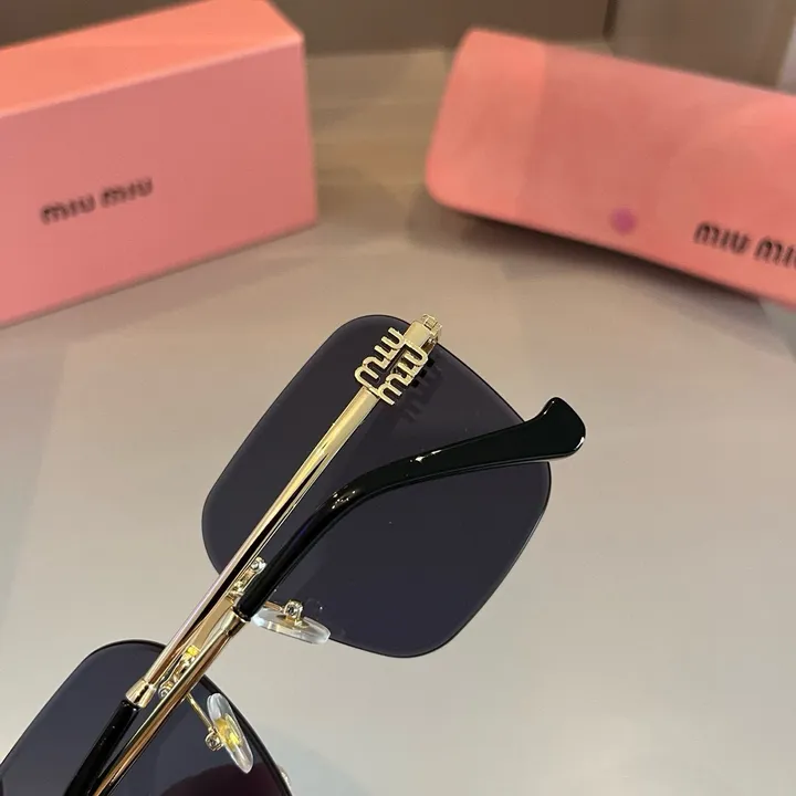 スーパーコピー ミュウミュウ サングラス
