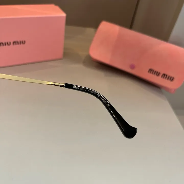 スーパーコピー ミュウミュウ サングラス