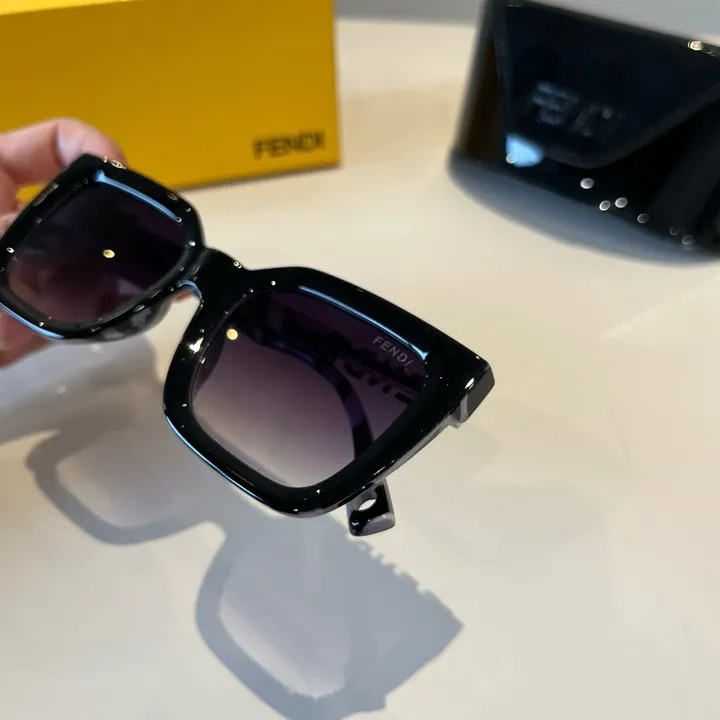 スーパーコピー フェンディ サングラス