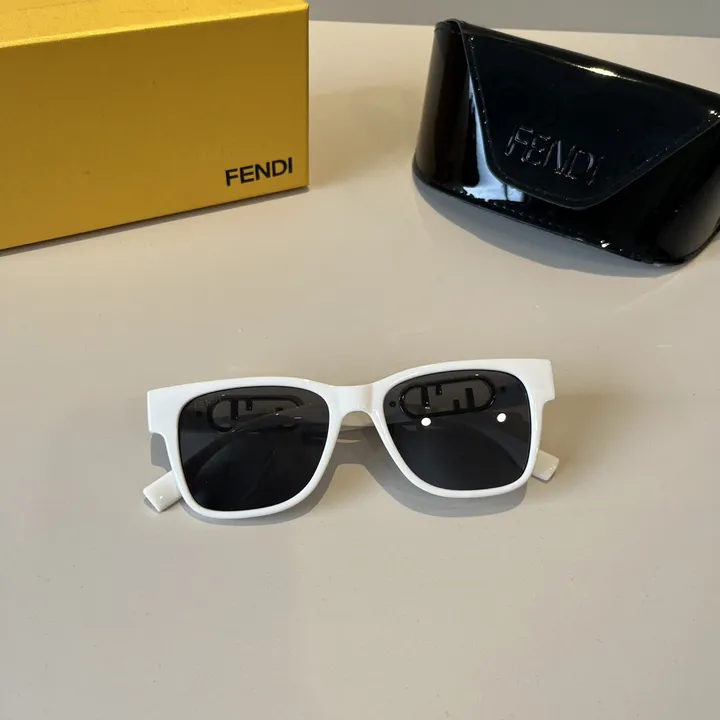 スーパーコピー フェンディ サングラス