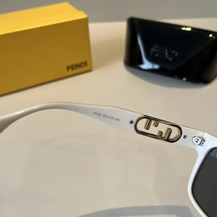スーパーコピー フェンディ サングラス