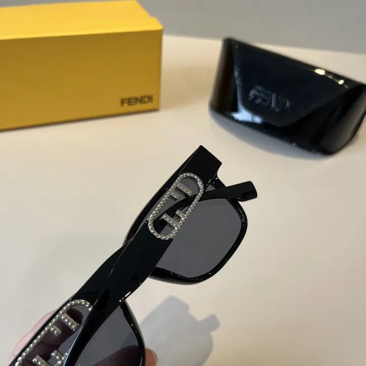 スーパーコピー フェンディ サングラス