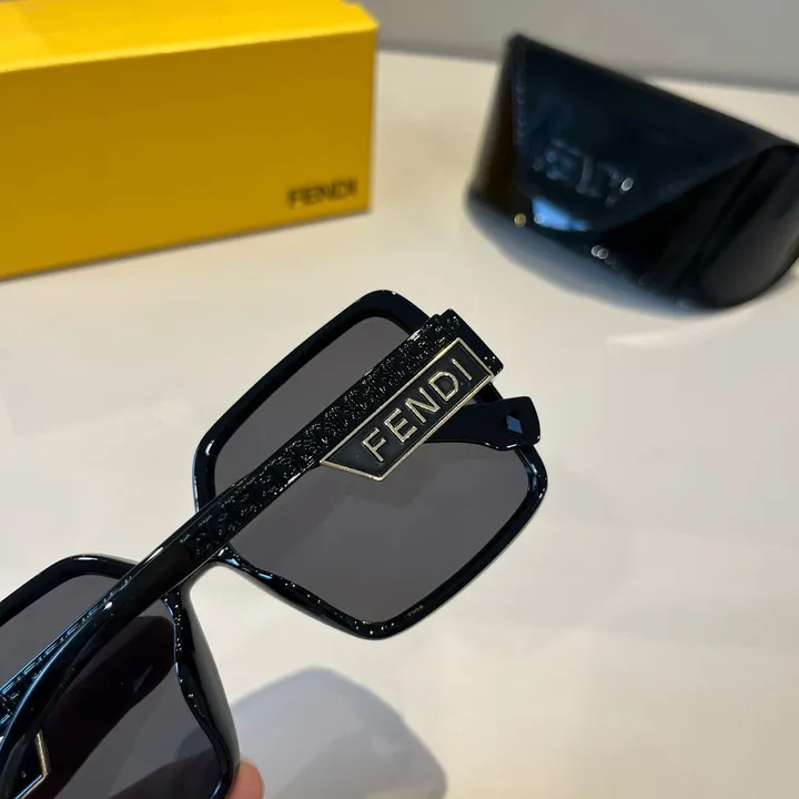 スーパーコピー フェンディ サングラス