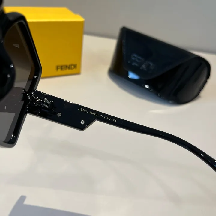 スーパーコピー フェンディ サングラス