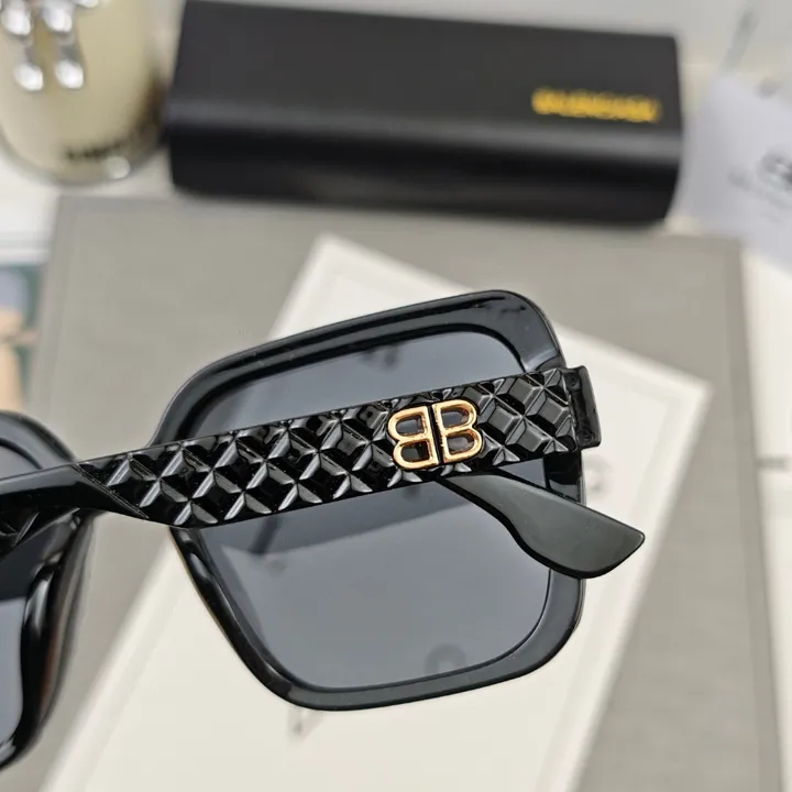 スーパーコピー バレンシアガ サングラス