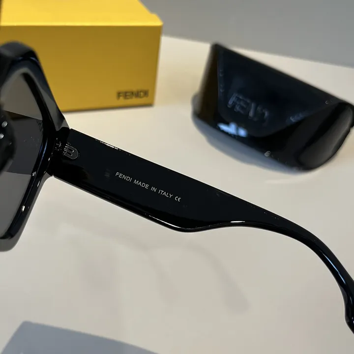 スーパーコピー フェンディ サングラス