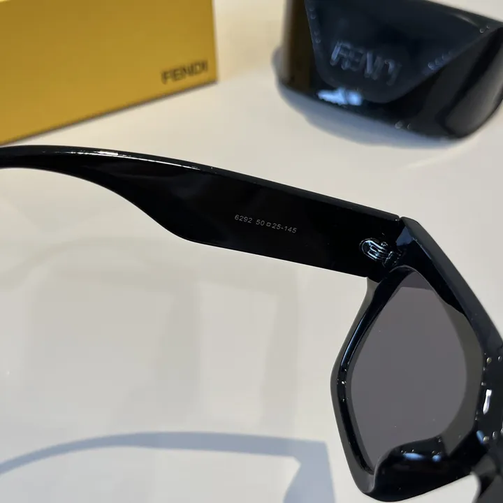 スーパーコピー フェンディ サングラス
