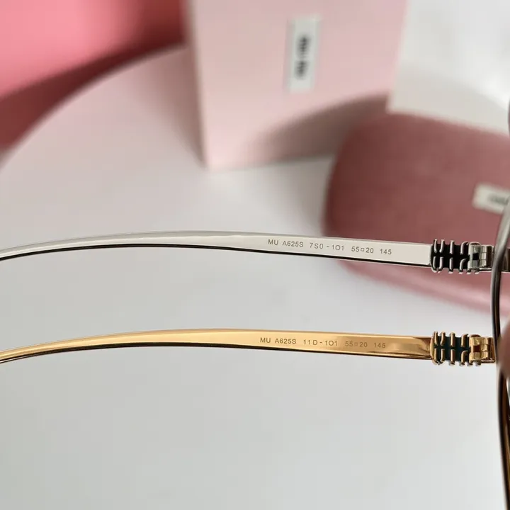 スーパーコピー ミュウミュウ サングラス