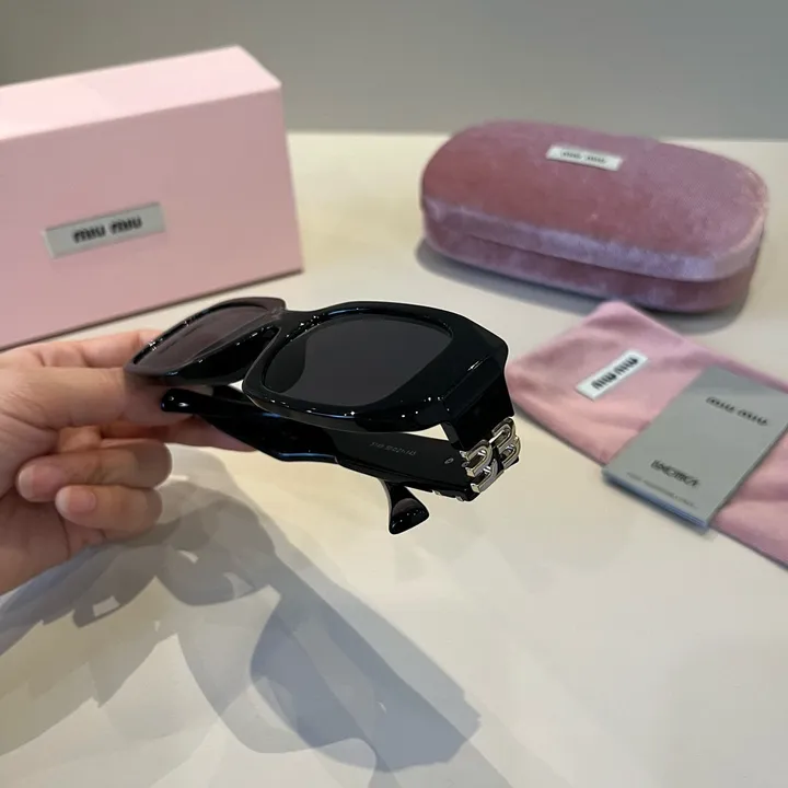 スーパーコピー ミュウミュウ サングラス